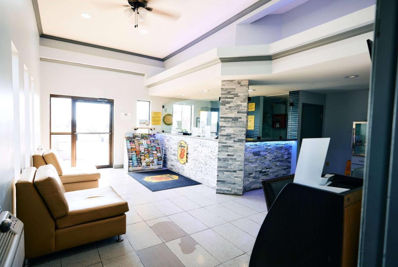 Hotel Super 8 By Wyndham Pueblo Exteriér fotografie