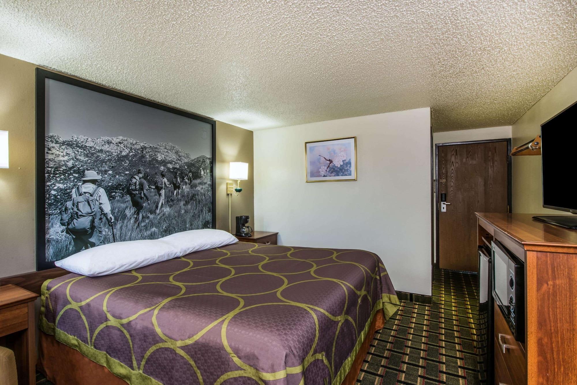 Hotel Super 8 By Wyndham Pueblo Exteriér fotografie