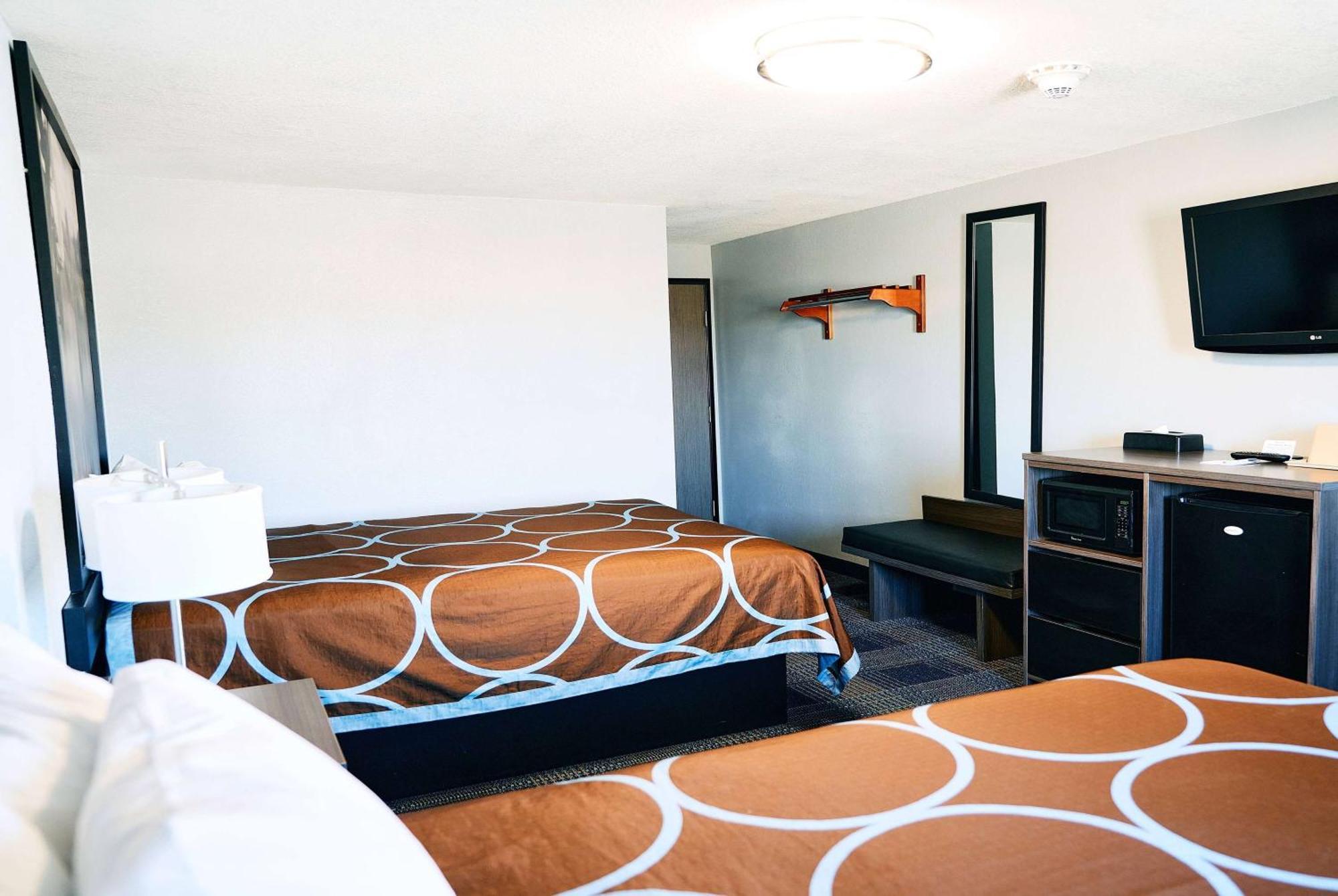 Hotel Super 8 By Wyndham Pueblo Exteriér fotografie