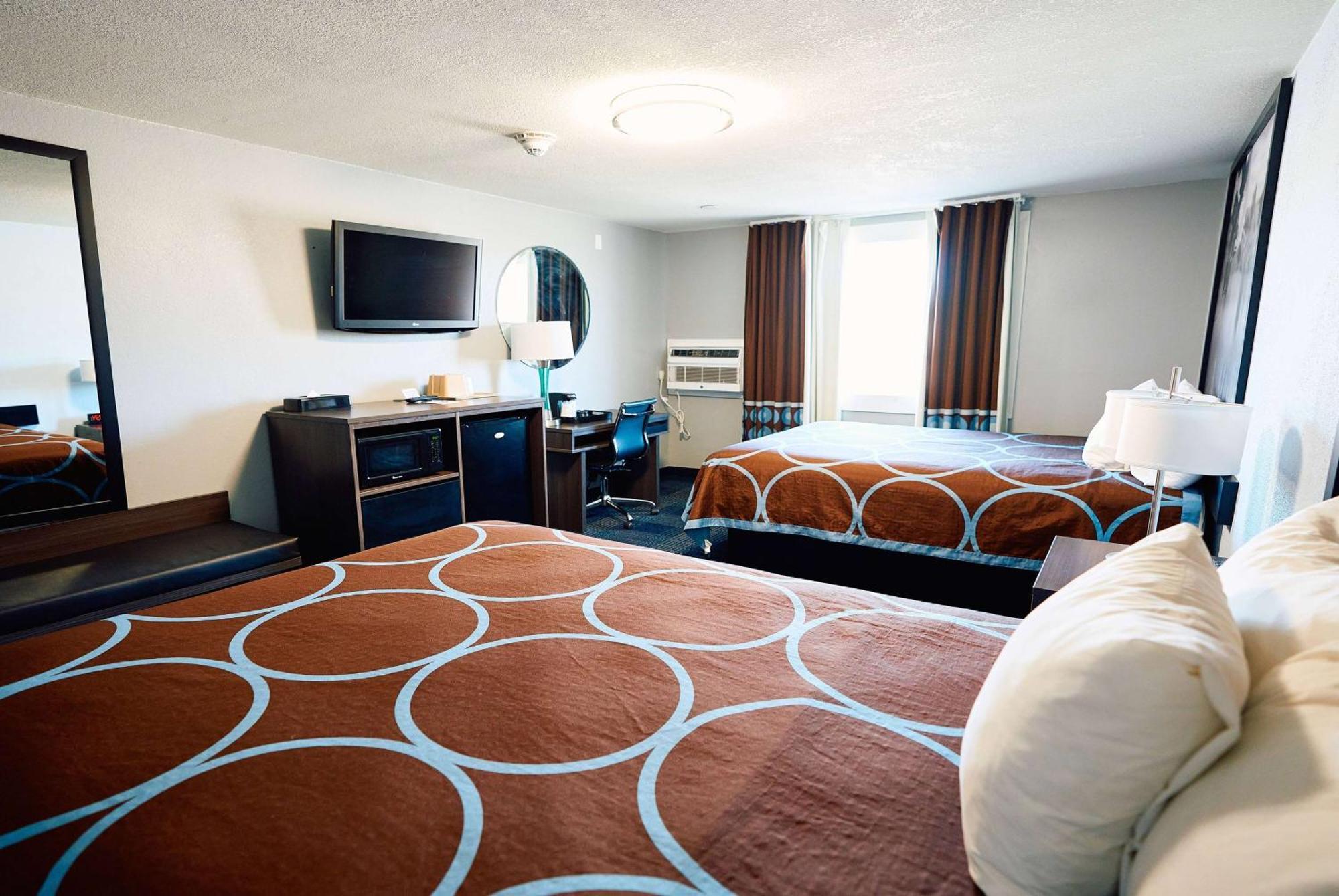 Hotel Super 8 By Wyndham Pueblo Exteriér fotografie