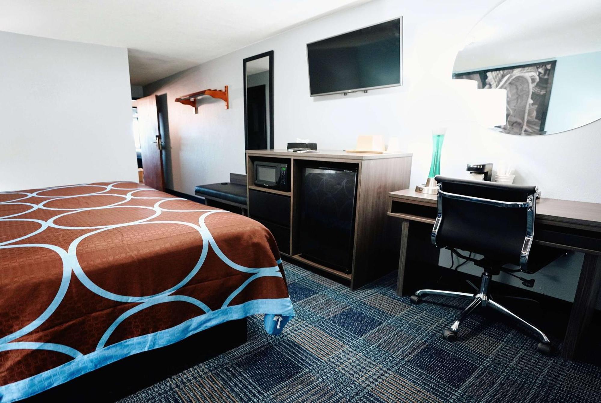 Hotel Super 8 By Wyndham Pueblo Exteriér fotografie